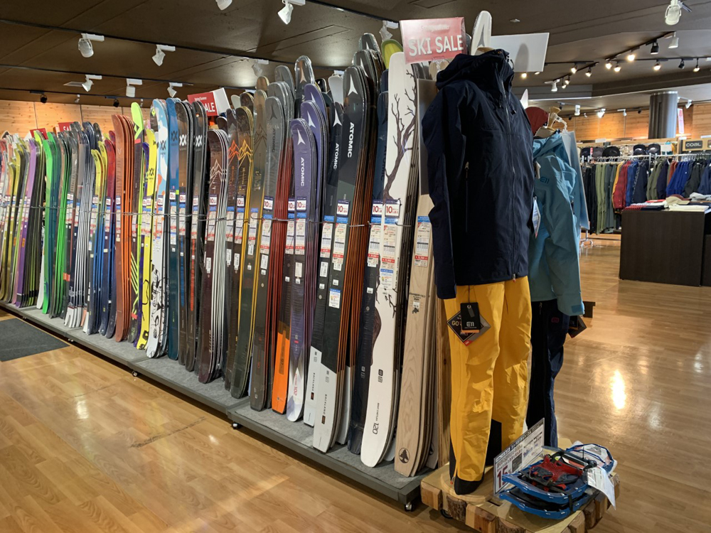 石井スポーツ 札幌西インター店 スキー バックカントリー用品の品揃えが充実 北海道