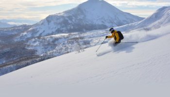 「ファーストトラック」をやっているスキー場はココ！　朝一番に誰より早くパウダーやグルーミングが楽しめる！