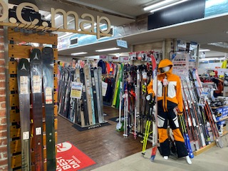 石井スポーツ 神田本館 神田神保町にあるスキーと登山のお店 東京 スキー スノーボード情報メディア Steep