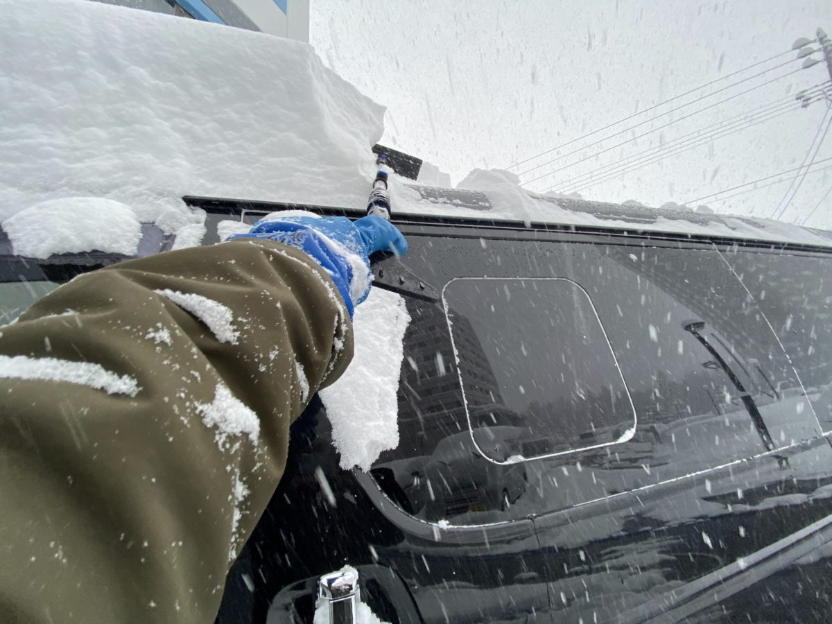 Ich habe einen Profi gefragt, der in einem verschneiten Bergauto  übernachtet hat“ – ② Wichtige Dinge für den Aufenthalt in einem  verschneiten Berg, Ski- und Snowboard-Informationsmedien