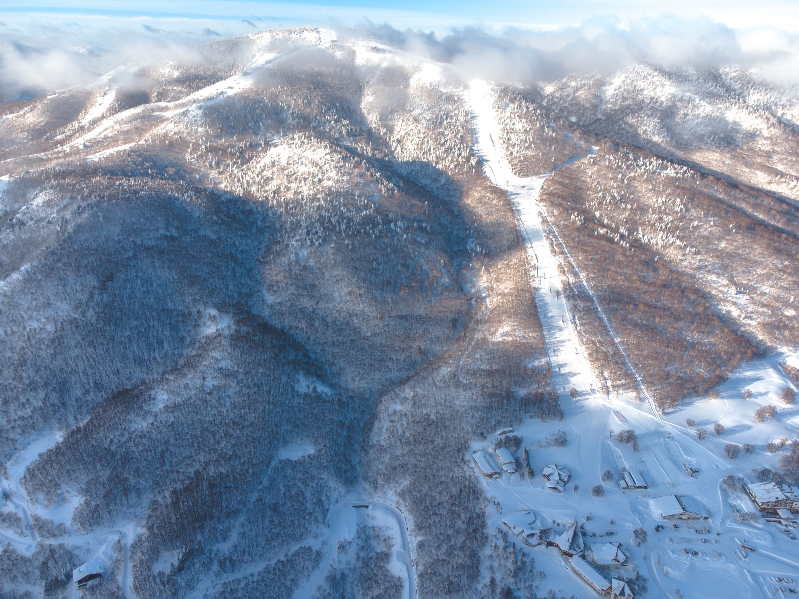 奥志賀高原スキー場の新しいPVリリース！　基礎スキーのビッグネーム武田 竜が登場