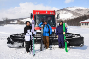 普段と違うところへ行くのは大事」19年ぶりの兄弟旅。北海道パウダー 